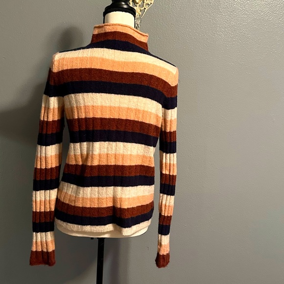 Madewell warm and cozy striped sweater. Size Medium. - Picture 3 of 6